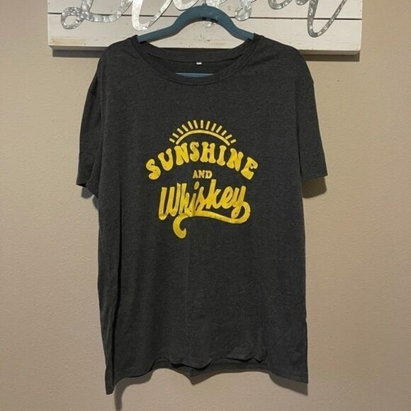 Boutique - sunshine & whiskey tee - Picture 1 of 3